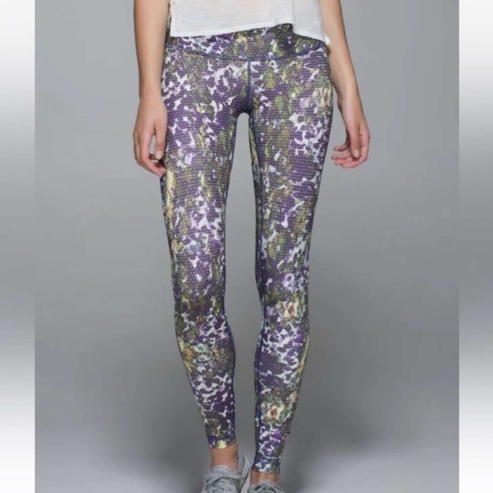 Lululemon Wunder Under Full on Luxtreme legging in Iris Flower